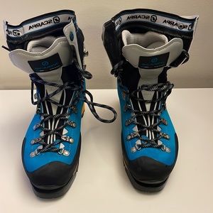 Scarpa Mont Blanc Pro GTX women’s mountaineering boots. EU 39 fits USW 6.5-7